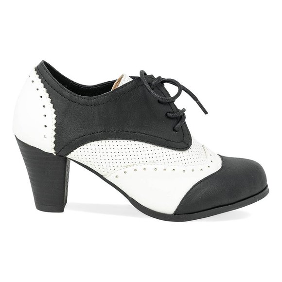 🌟 Chase + Chloe || 2.5" Claudia Wingtip Pump - Picture 2 of 3